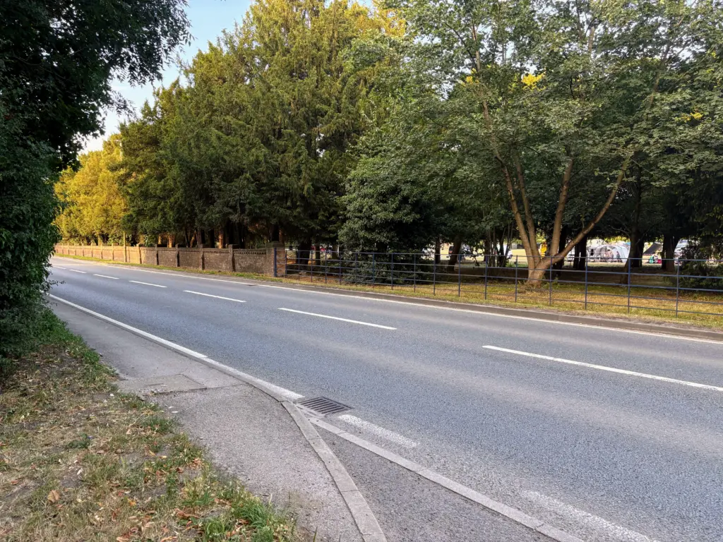 Flat roads following all the hills riding the giant circle.
